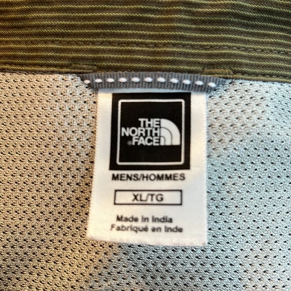 The North Face‎ Men’s Long Sleeve Green Pinstriped Button Down Shirt Size XL